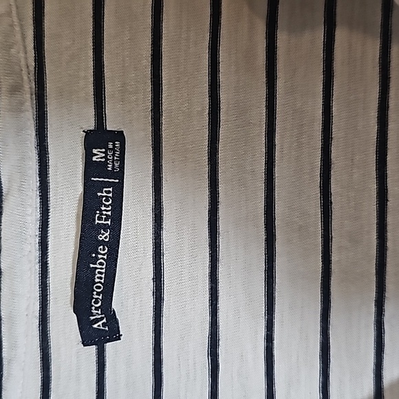 Abercrombie & Fitch Striped V Neck Long Sleeve Tee Size M - Picture 2 of 4